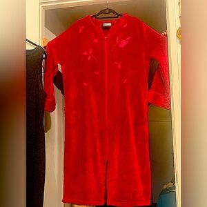 Velvety red robe zip front Miss Elayne plus size embroidered